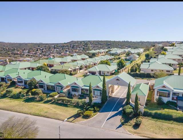 3 BEDROOM TOWNHOUSE FOR SALE IN OATLANDS NORTH